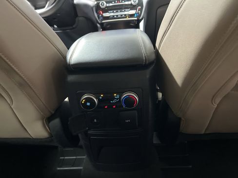 Used 2023 Ford Explorer Limited image 14