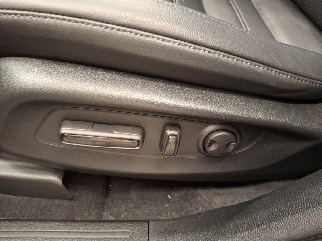 Used 2023 Honda CR-V EX-L image 16