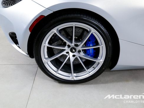 Used 2026 McLaren 750S Spider RWD image 27