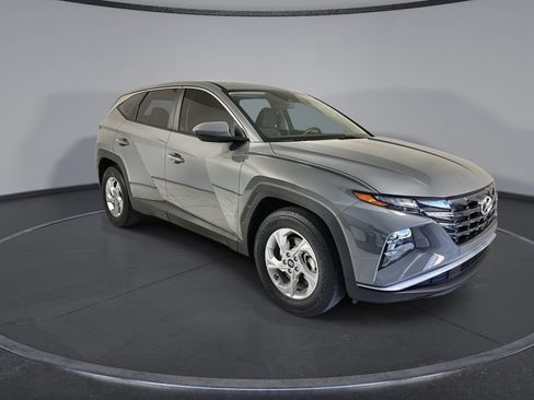 Used 2024 Hyundai Tucson SE FWD image 2