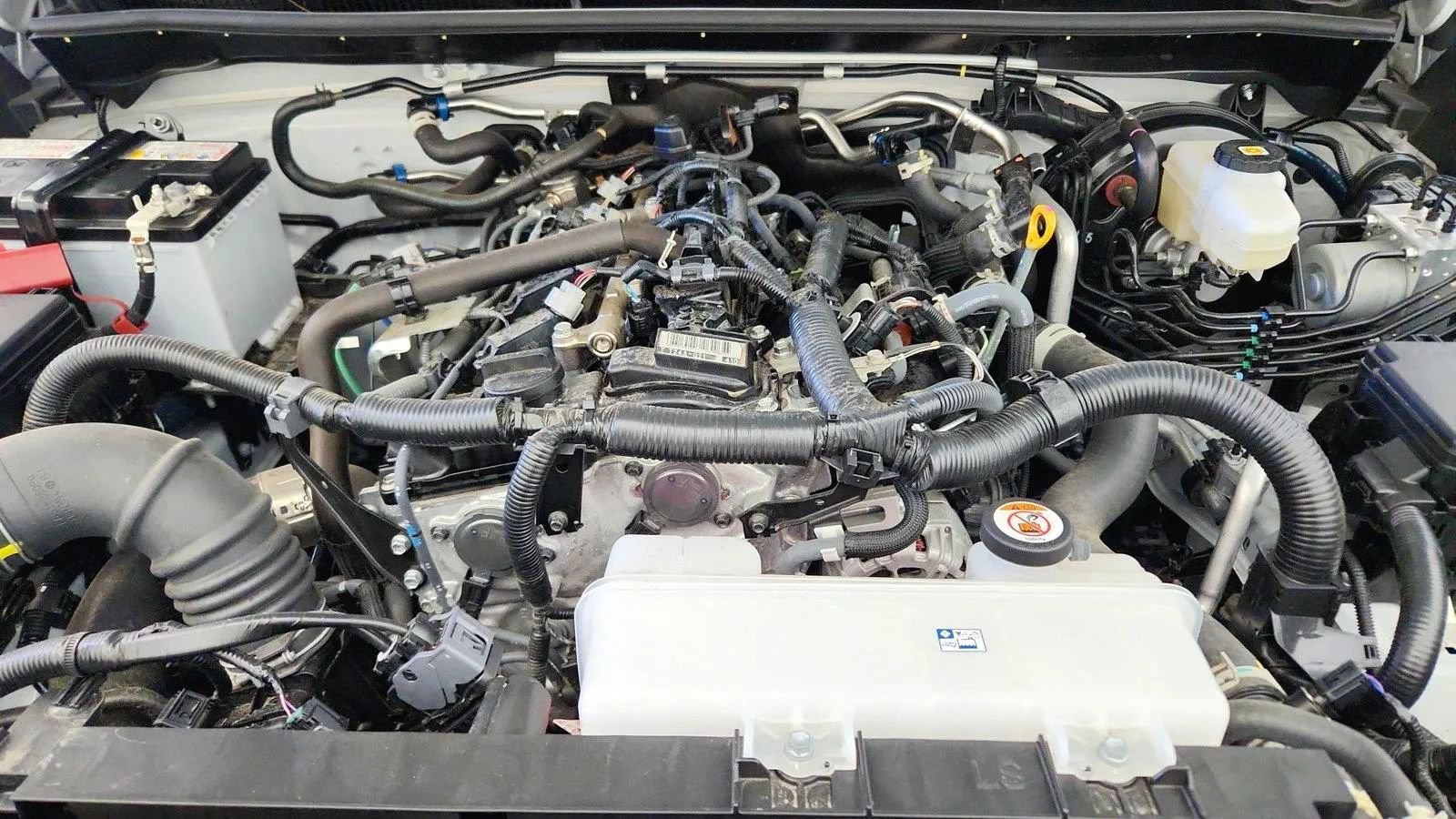 Used 2025 Toyota 4Runner SR5 AWD/4WD image 37