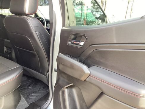 Used 2023 Chevrolet Colorado Z71 w/ Z71 Convenience Package 2 image 15