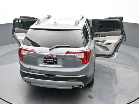 Used 2023 GMC Acadia SLT w/ Technology Package image 24