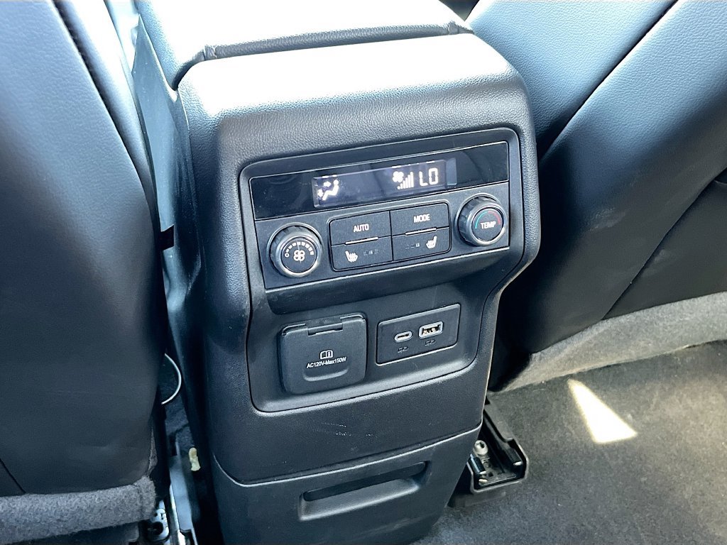 Used 2022 GMC Acadia AT4 w/ Technology Package AWD/4WD image 27