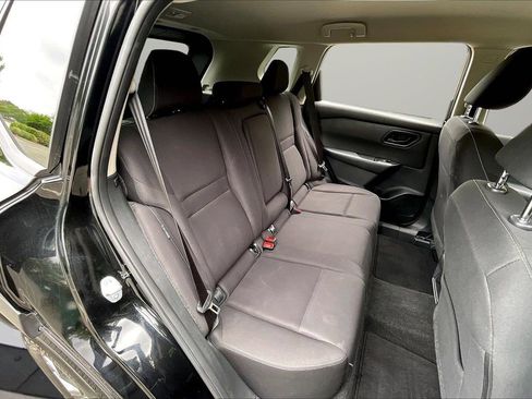 Used 2024 Nissan Rogue S FWD image 24