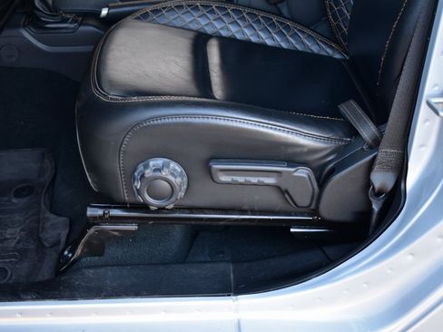 Used 2022 Jeep Wrangler Unlimited Sahara image 18