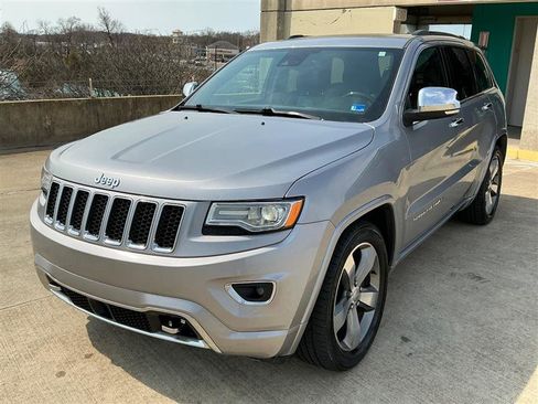 Used 2016 Jeep Grand Cherokee Overland w/ Advanced Technology Group image 10