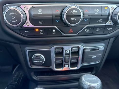 Used 2020 Jeep Gladiator Sport w/ Quick Order Package 24S AWD/4WD image 22