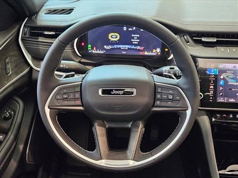 New 2026 Jeep Grand Cherokee Limited w/ Limited Altitude Package AWD/4WD image 11