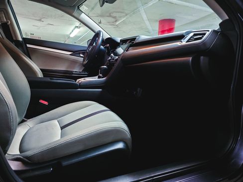 Used 2019 Honda Civic EX image 33