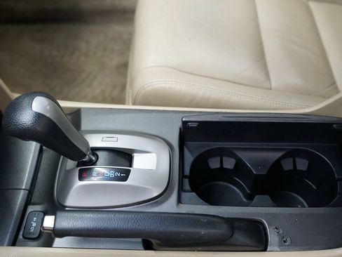 Used 2011 Honda Accord EX-L image 17
