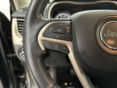 Used 2015 Jeep Cherokee Latitude w/ Cold Weather Group image 19