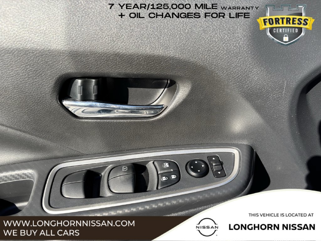 Used 2025 Nissan Versa SR w/ Trunk Package FWD image 20