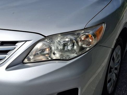Used 2013 Toyota Corolla LE FWD image 9