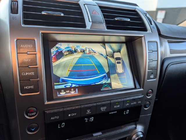 Used 2021 Lexus GX 460 Luxury w/ Sport Design Package AWD/4WD image 26
