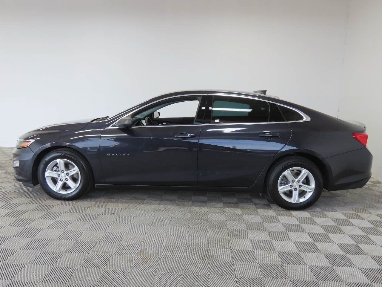 Used 2023 Chevrolet Malibu LS w/ LPO, Floor Liner Package FWD image 5
