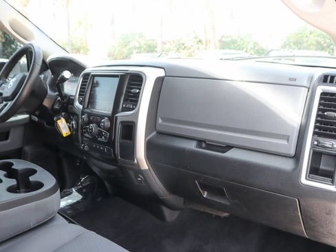 Used 2018 RAM 2500 SLT AWD/4WD image 38