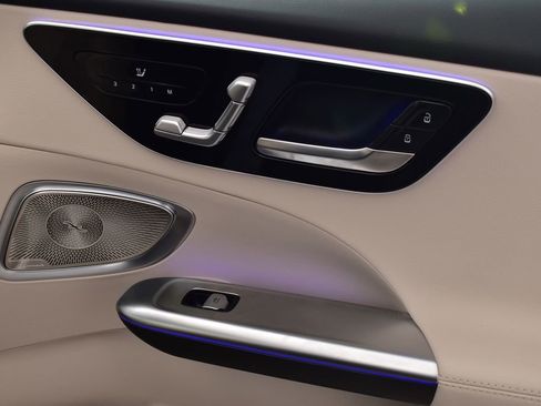 Certified 2025 Mercedes-Benz C 300 4MATIC Sedan image 38