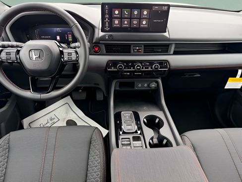 Used 2026 Honda Pilot Sport image 10