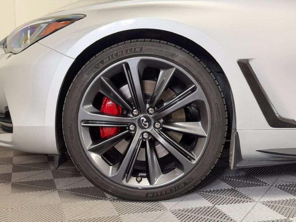 Used 2018 INFINITI Q60 Red Sport 400 AWD/4WD image 10