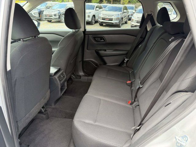 Used 2024 Nissan Rogue S FWD image 13