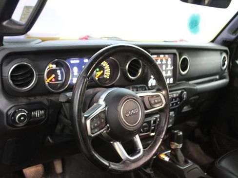 Used 2020 Jeep Wrangler Unlimited Sahara w/ Uconnect 4C Nav & Sound Group AWD/4WD image 14
