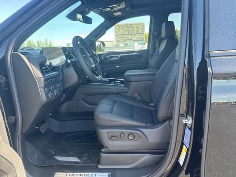 New 2026 Chevrolet Suburban RST w/ Comfort Package AWD/4WD image 9