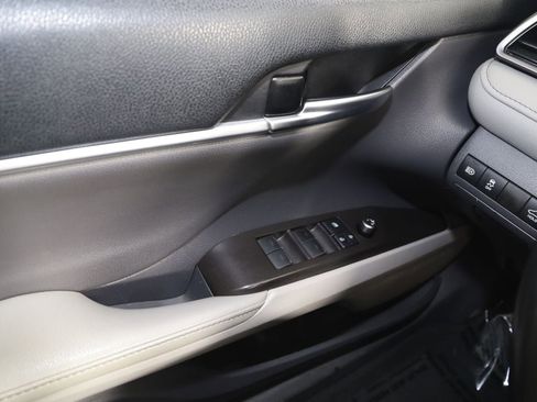 Used 2023 Toyota Camry XSE FWD image 29