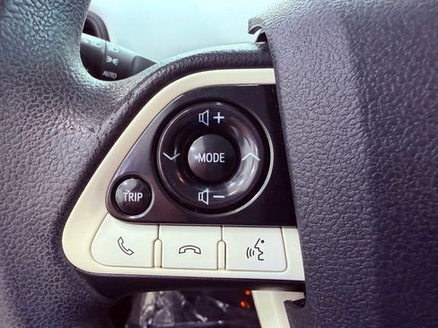 Used 2017 Toyota Prius Two image 18