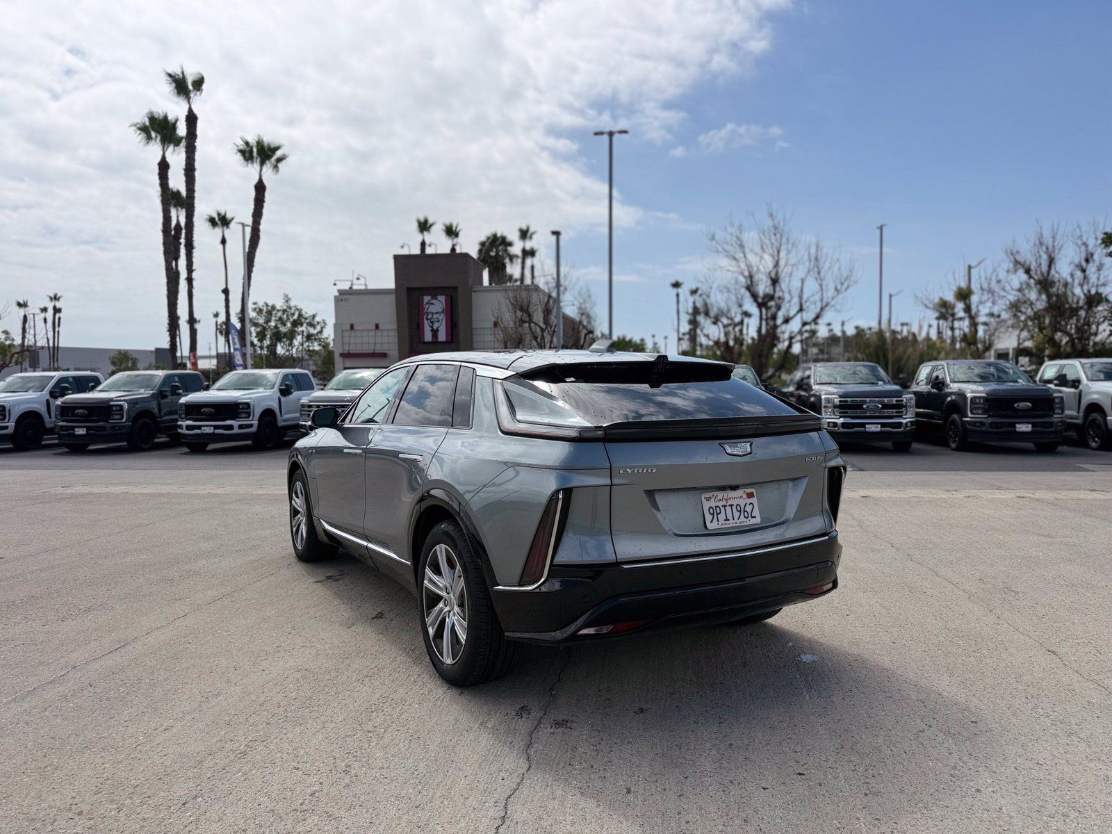 Used 2024 Cadillac Lyriq Tech AWD/4WD image 2