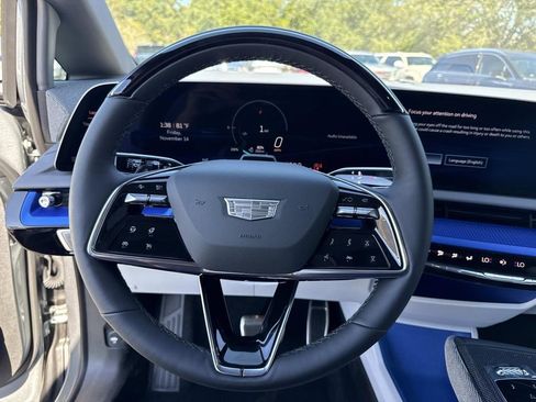 New 2026 Cadillac Optiq Luxury 2 image 26