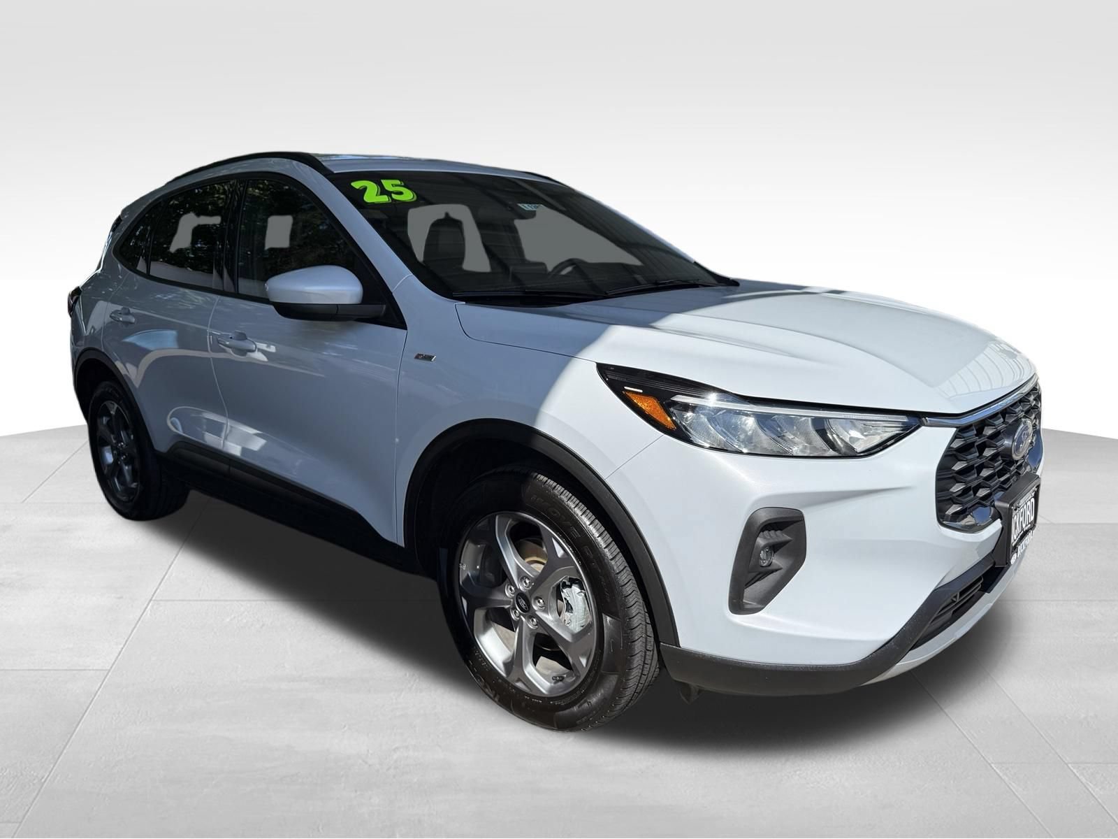 Used 2025 Ford Escape ST-Line Select AWD/4WD image 3