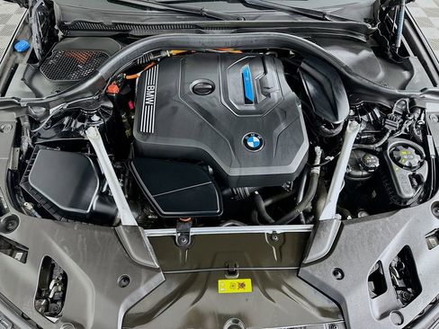 Certified 2023 BMW 530e w/ M Sport Package image 31