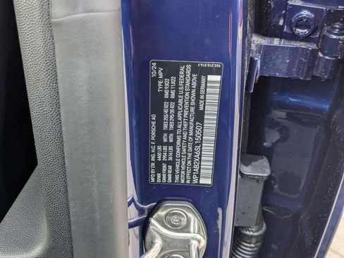 New 2025 Porsche Macan 4S Electric image 30