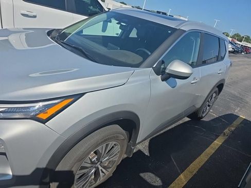 Used 2023 Nissan Rogue SV w/ SV Premium B Package AWD/4WD image 4