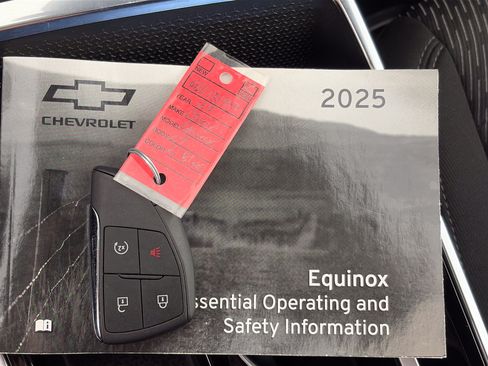 Used 2025 Chevrolet Equinox LT w/ Safety and Technology Package AWD/4WD image 34