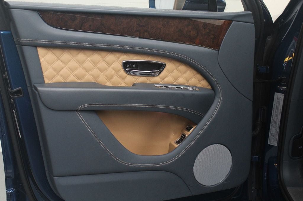 Used 2022 Bentley Bentayga AWD/4WD image 9