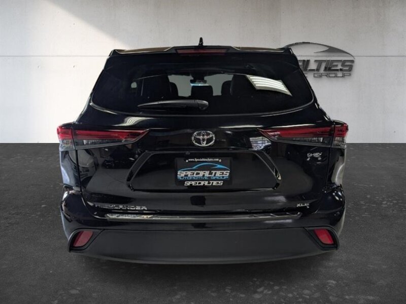 Used 2025 Toyota Highlander XLE AWD/4WD image 9