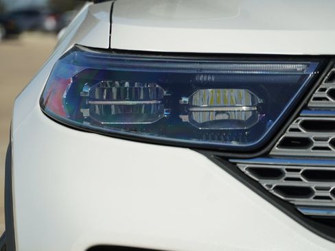 Used 2022 Ford Explorer Limited w/ Equipment Group 301A image 2