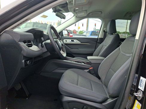 Certified 2025 Ford Explorer Active AWD/4WD image 10