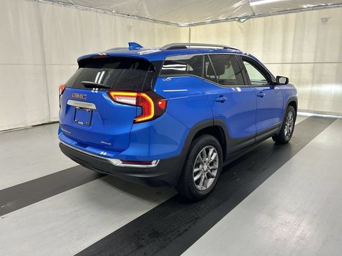 Certified 2024 GMC Terrain SLT AWD/4WD image 2