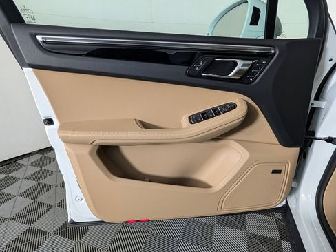 New 2026 Porsche Macan AWD/4WD image 23