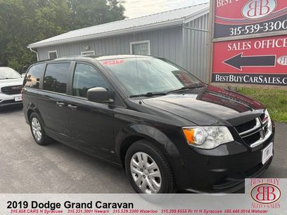 Used 2019 Dodge Grand Caravan SE w/ UConnect Hands-Free Group