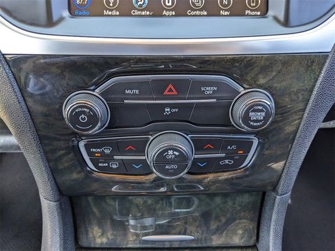 Used 2019 Chrysler 300 Limited image 25