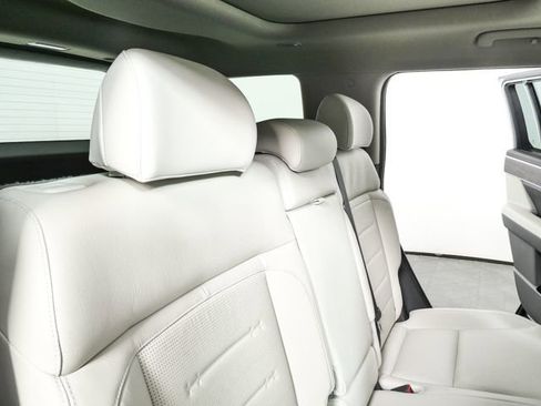 Used 2024 Hyundai Santa Fe Limited FWD image 7
