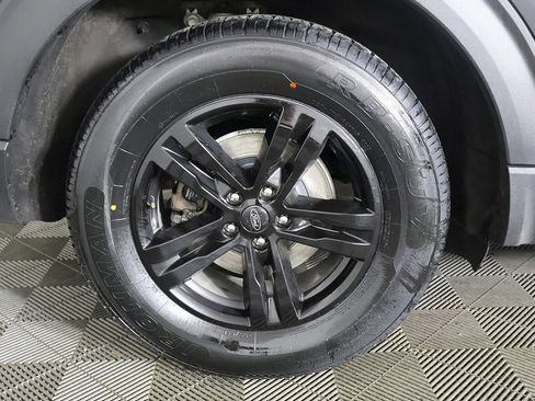 Used 2020 Ford Explorer XLT w/ Equipment Group 202A image 21