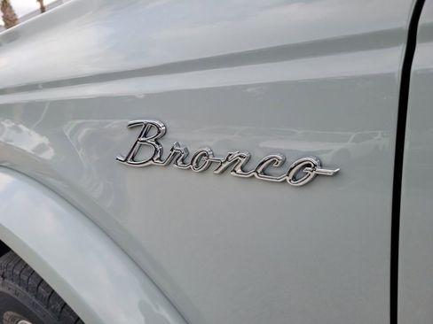 Used 2022 Ford Bronco Outer Banks image 11