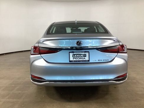 Used 2022 Lexus ES 250 w/ Premium Package AWD/4WD image 8