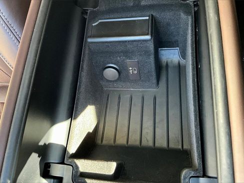 Used 2022 BMW 750i xDrive 750i xDrive w/ Executive Package image 16