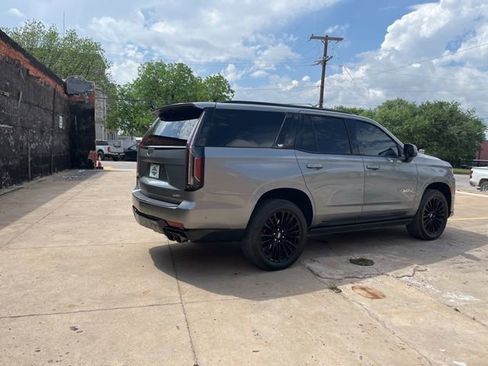 Used 2023 Cadillac Escalade V AWD/4WD image 5